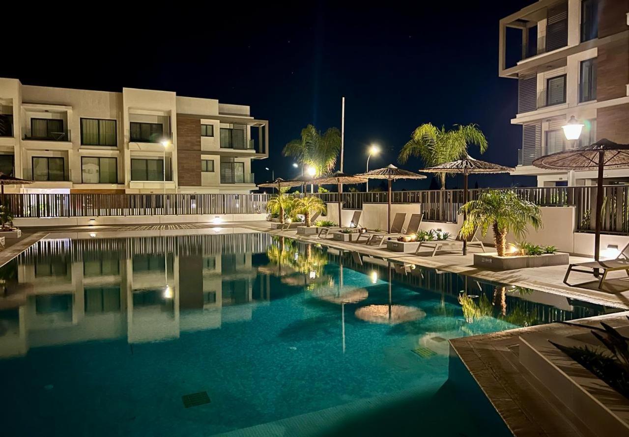 Cosmos Residence Paralimni Exterior foto